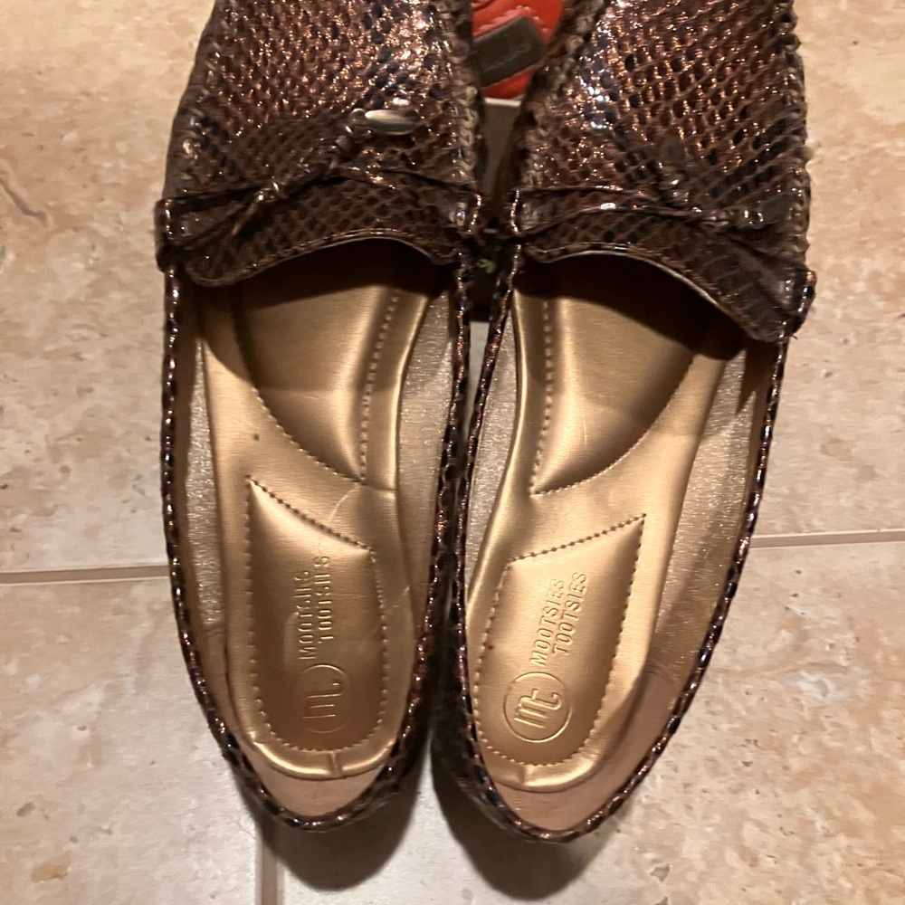 Mootsies Tootsies Textured Brown Flats